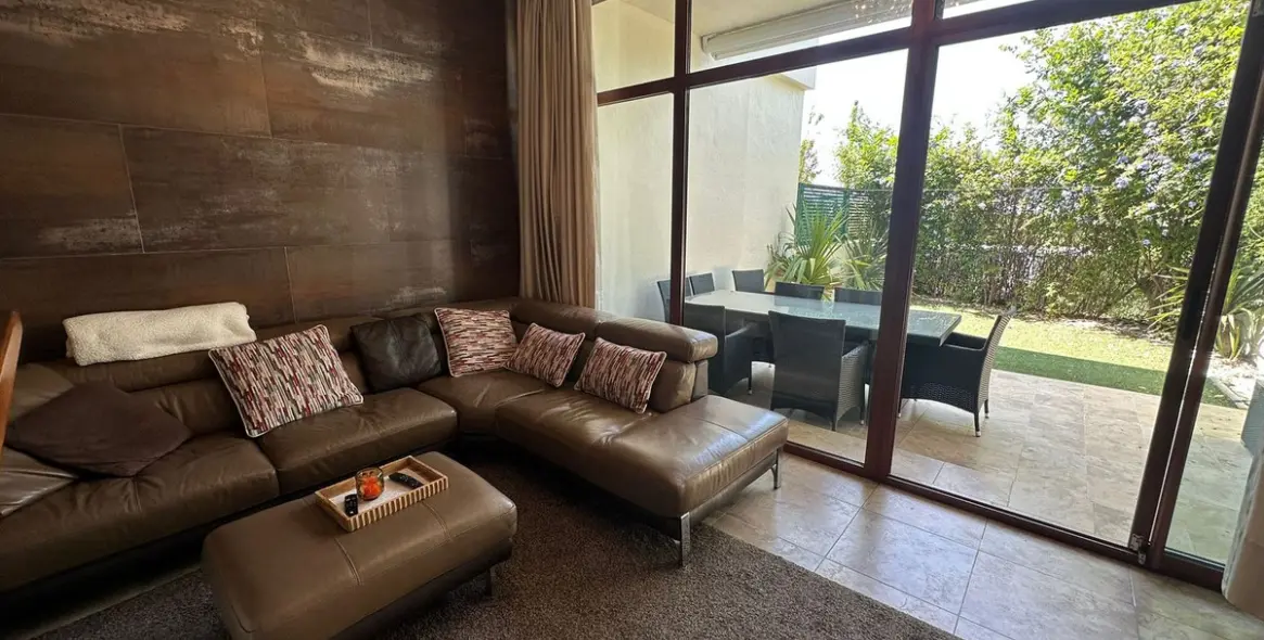 Sale of townhouse in Cancelada 6