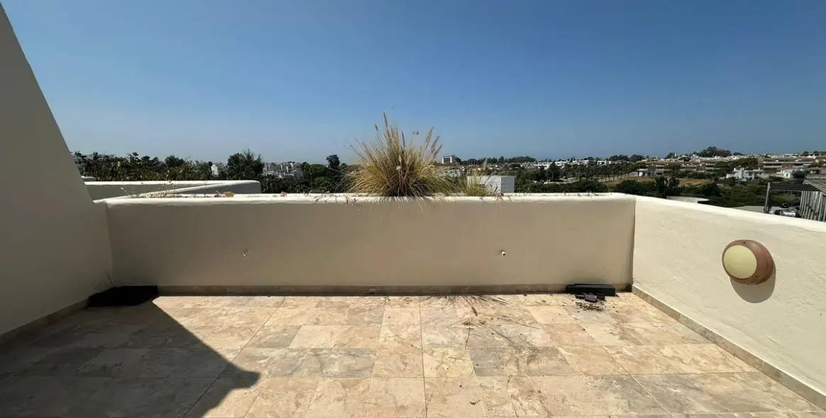 Sale of townhouse in Cancelada 7