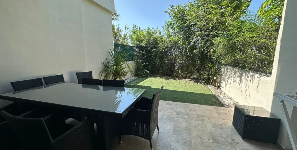 Sale of townhouse in Cancelada 13