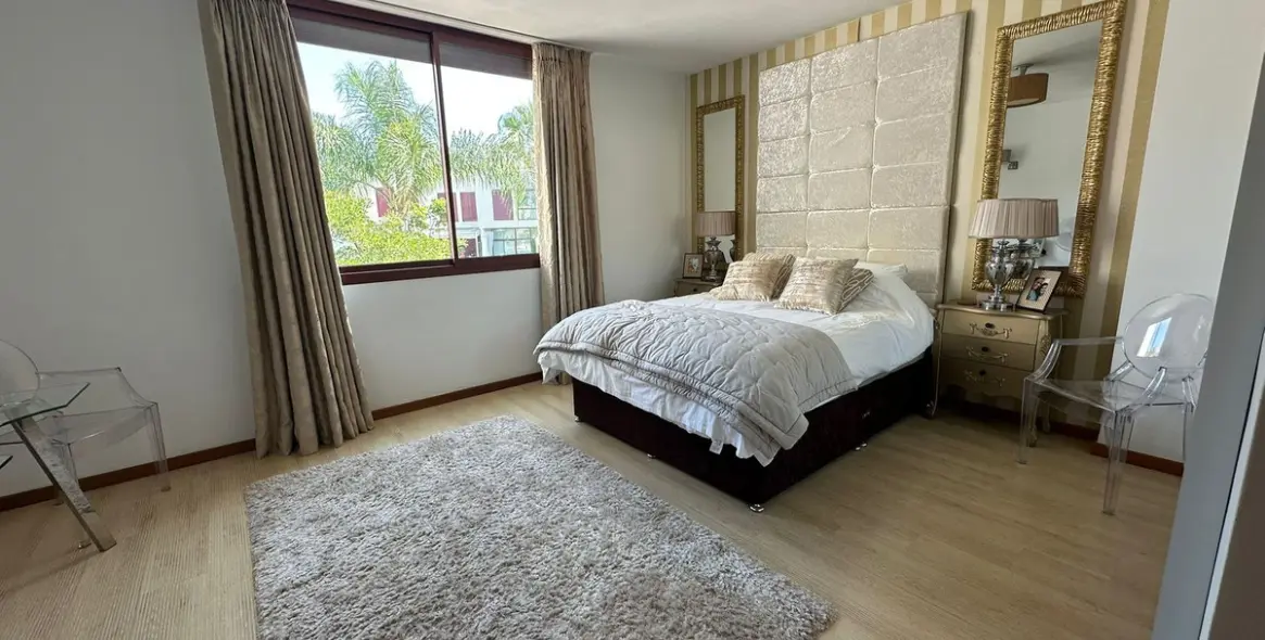 Sale of townhouse in Cancelada 16