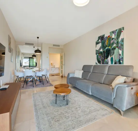 Sale of middle floor apartment in Los Flamingos