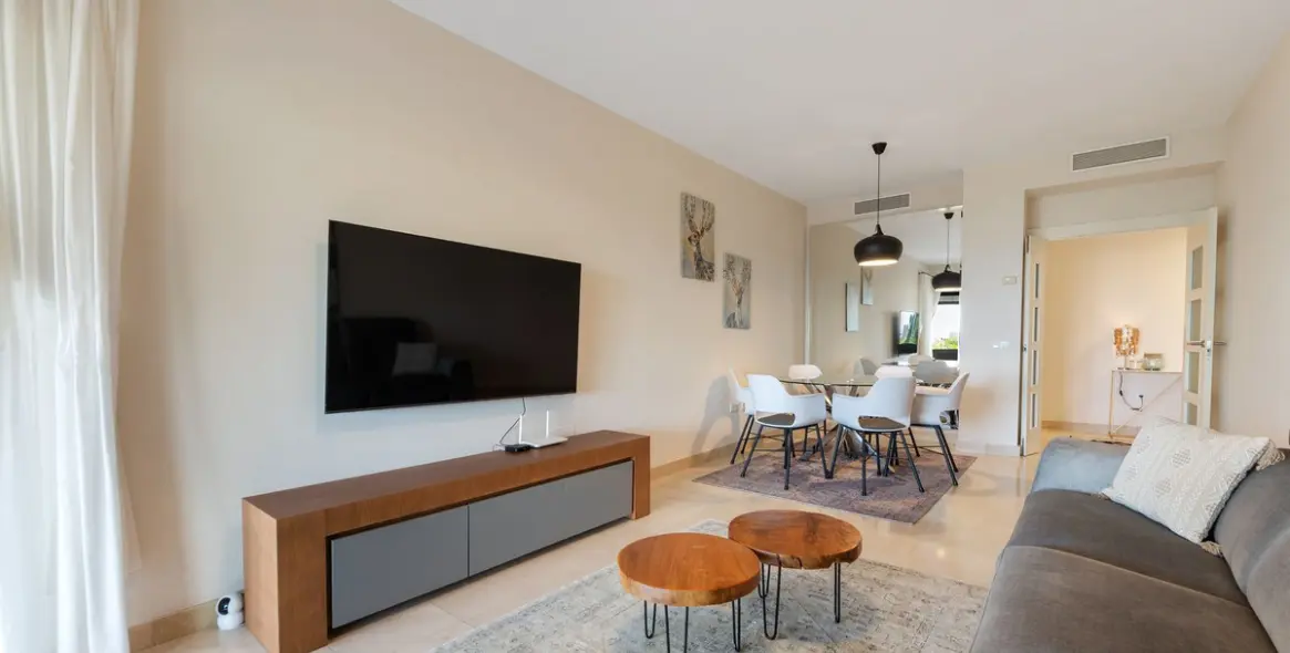 Продажа апартаментов на среднем этаже в Los Flamingos 2