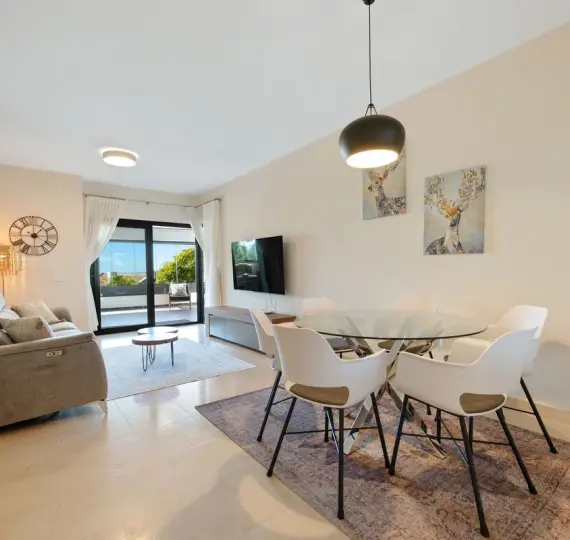 Sale of middle floor apartment in Los Flamingos