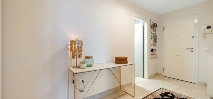 Sale of middle floor apartment in Los Flamingos 3