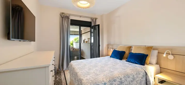 Sale of middle floor apartment in Los Flamingos 4