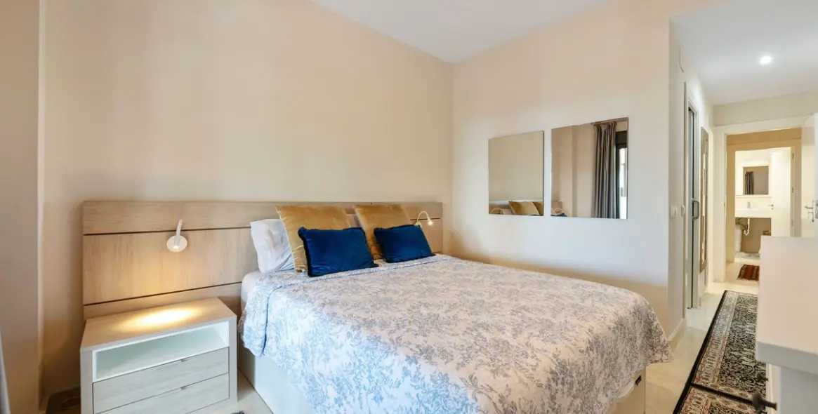 Продажа апартаментов на среднем этаже в Los Flamingos 9