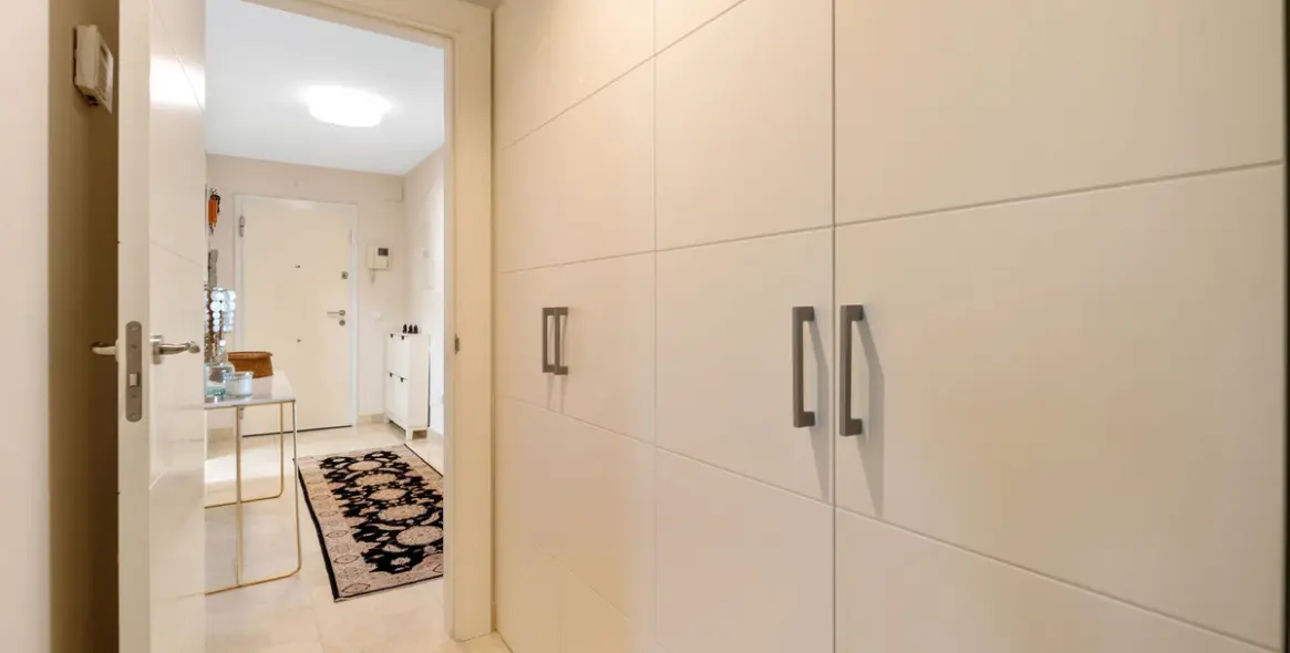 Продажа апартаментов на среднем этаже в Los Flamingos 16