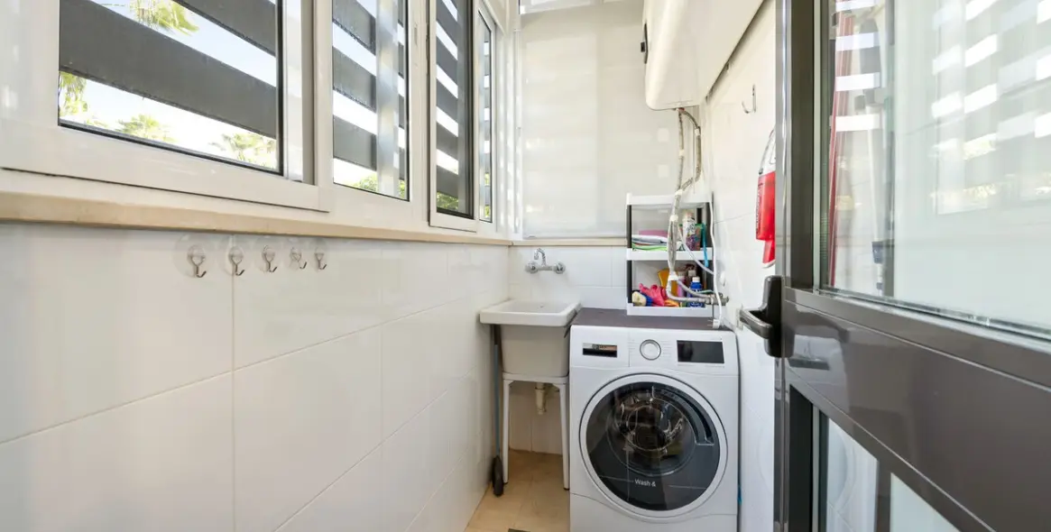 Продажа апартаментов на среднем этаже в Los Flamingos 17