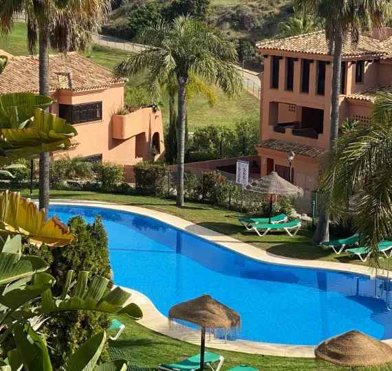 Venta de ático dúplex en Ojén