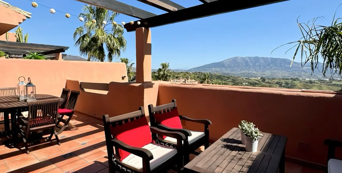 Venta de ático dúplex en Ojén 8