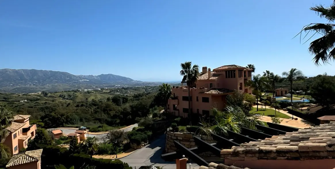 Sale of penthouse duplex in Ojén 23