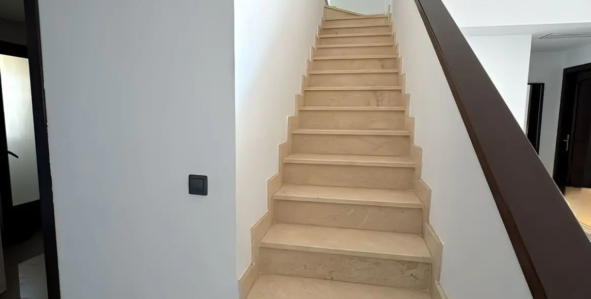 Sale of penthouse duplex in Ojén 25