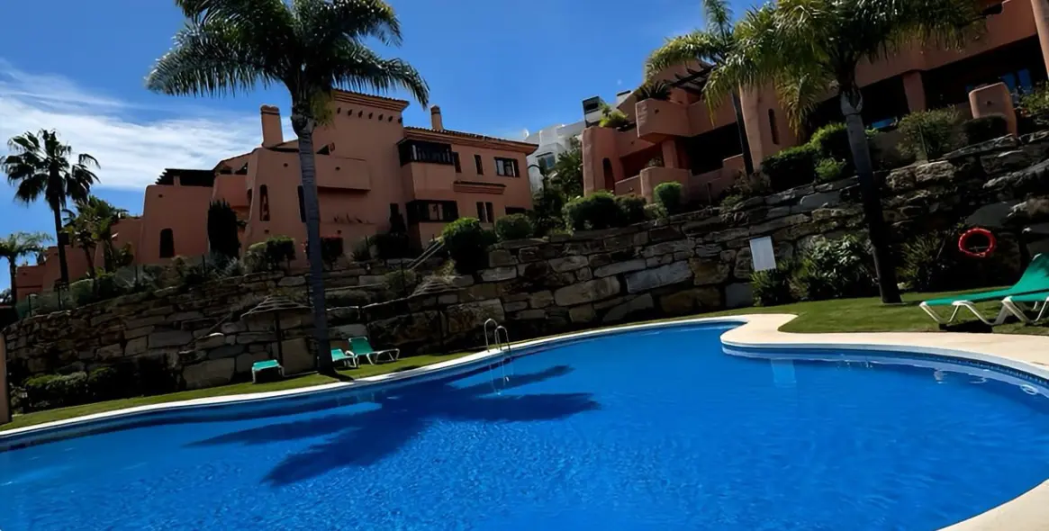 Sale of penthouse duplex in Ojén 29