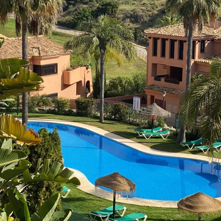 Venta de ático dúplex en Ojén
