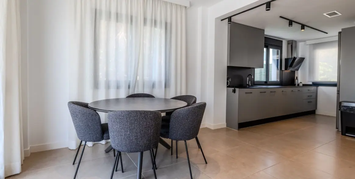 Sale of townhouse in Estepona 10