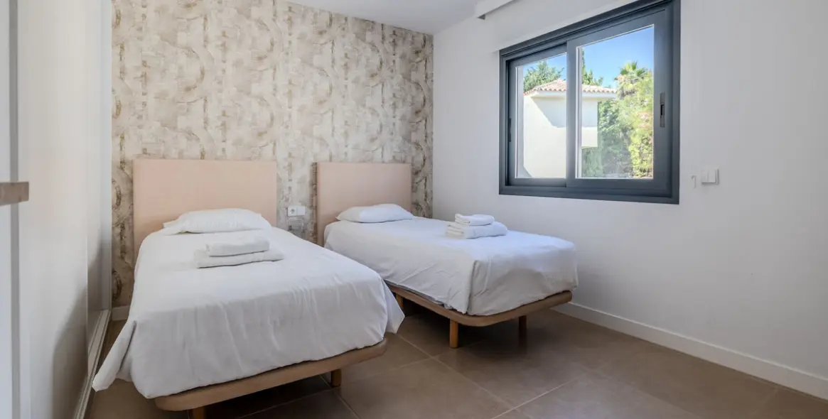 Sale of townhouse in Estepona 11