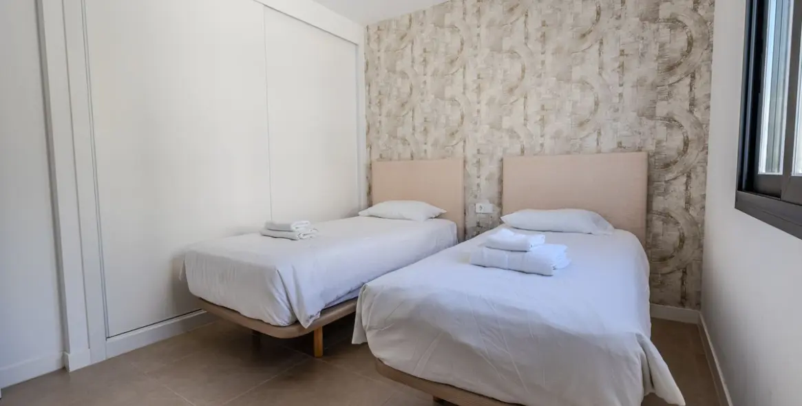 Sale of townhouse in Estepona 12