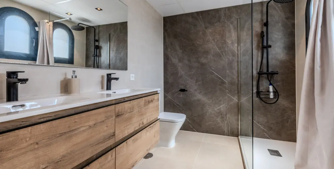 Sale of townhouse in Estepona 19