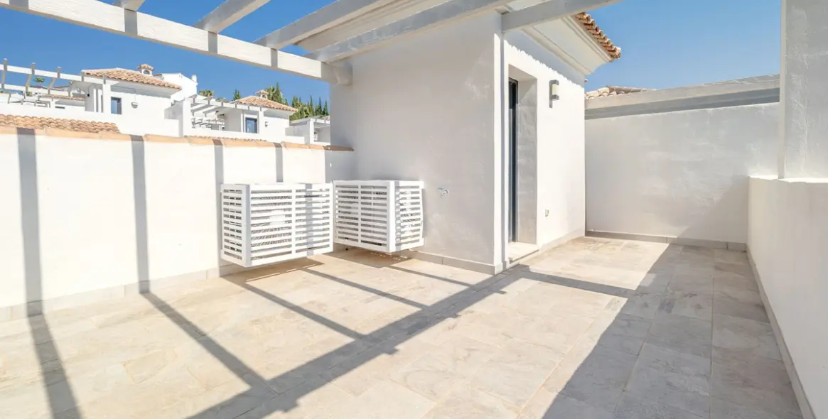 Sale of townhouse in Estepona 22