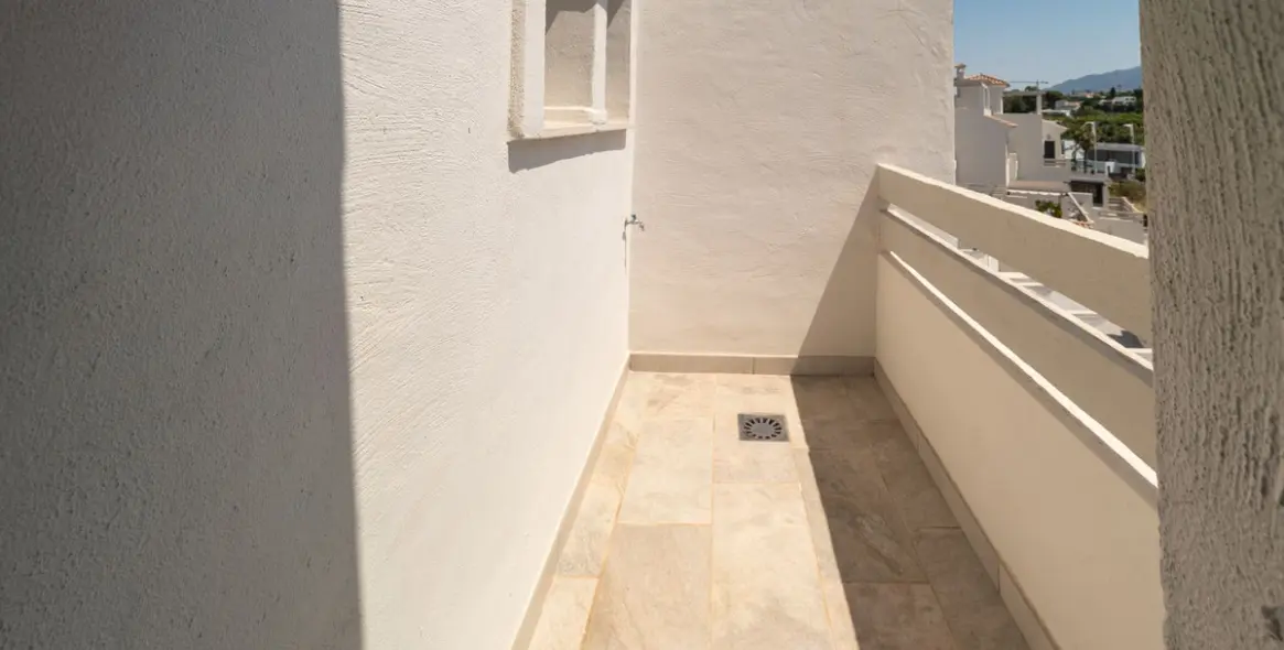 Sale of townhouse in Estepona 30