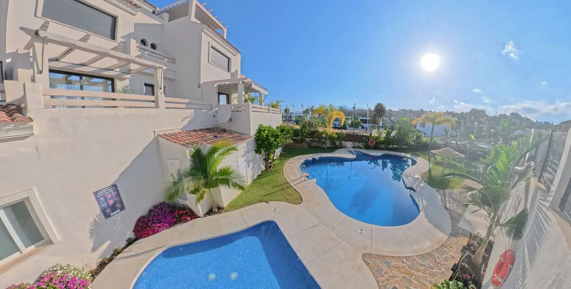 Sale of townhouse in Estepona 38