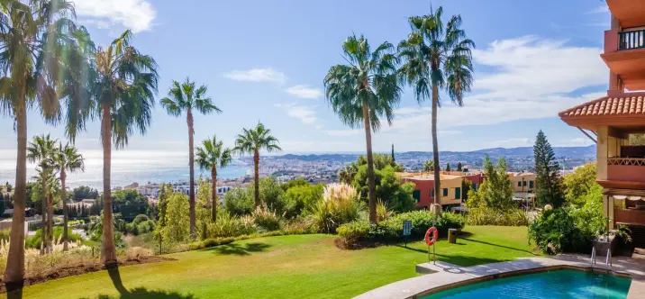 Venta de apartamento en planta media en Benalmadena 0