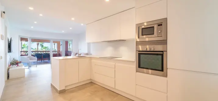 Venta de apartamento en planta media en Benalmadena 2