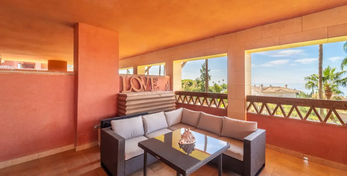 Sale of middle floor apartment in Benalmadena 22