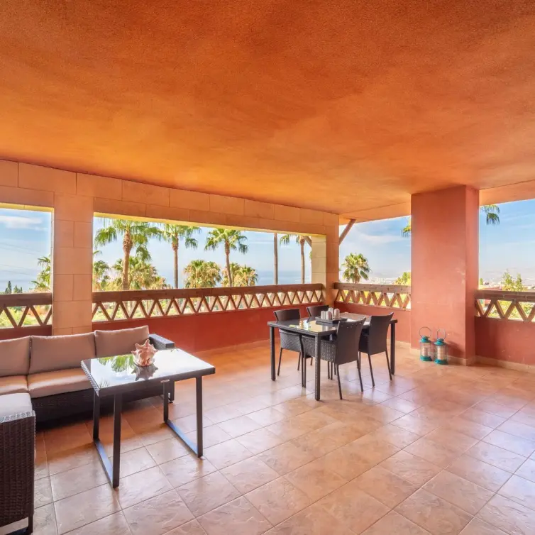 Sale of middle floor apartment in Benalmadena