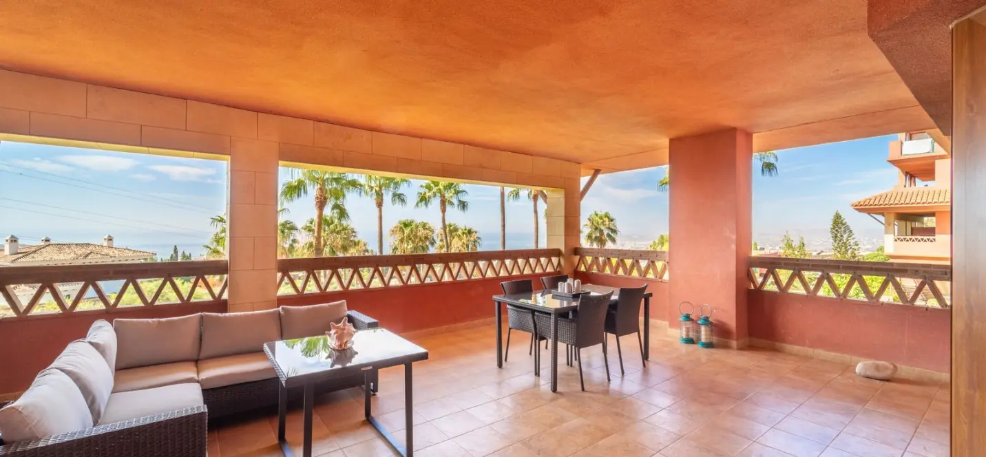Sale of middle floor apartment in Benalmadena 0