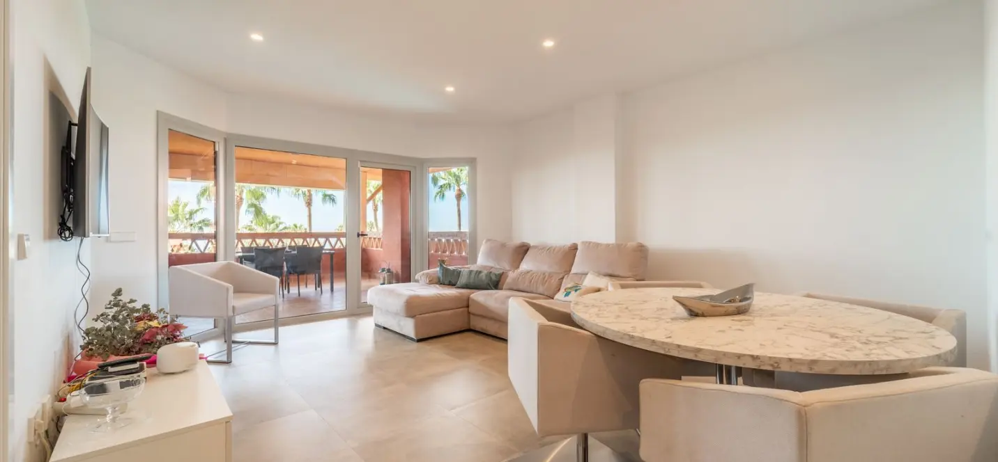 Sale of middle floor apartment in Benalmadena 1