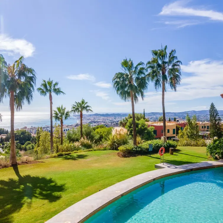 Sale of middle floor apartment in Benalmadena