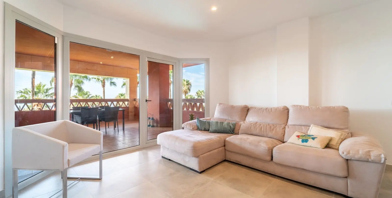 Sale of middle floor apartment in Benalmadena 4