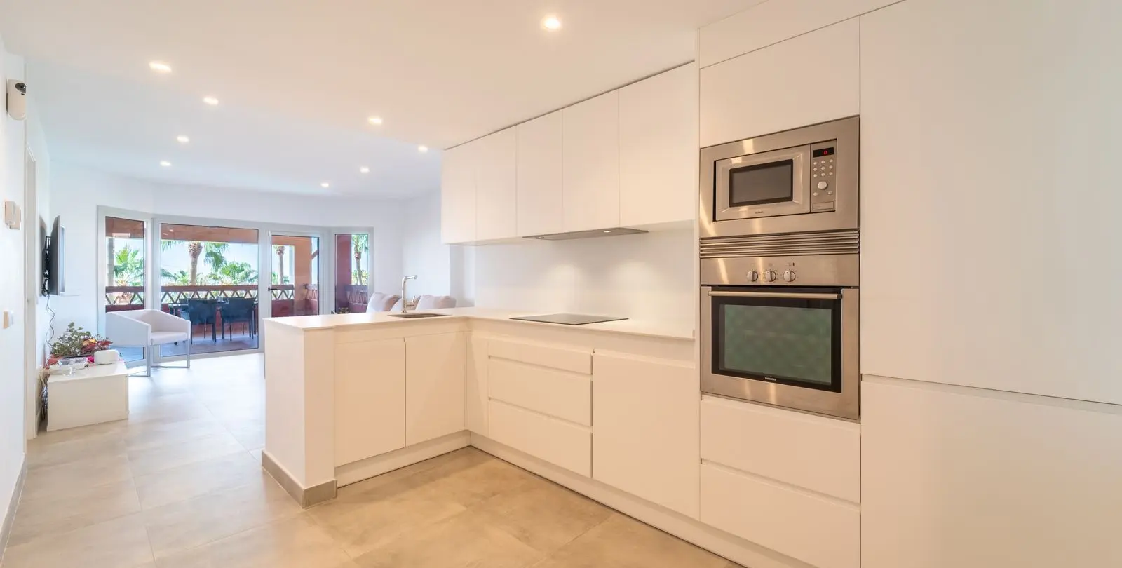 Sale of middle floor apartment in Benalmadena 5