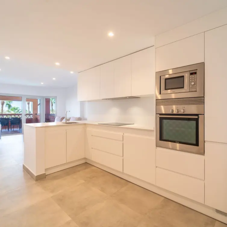 Sale of middle floor apartment in Benalmadena