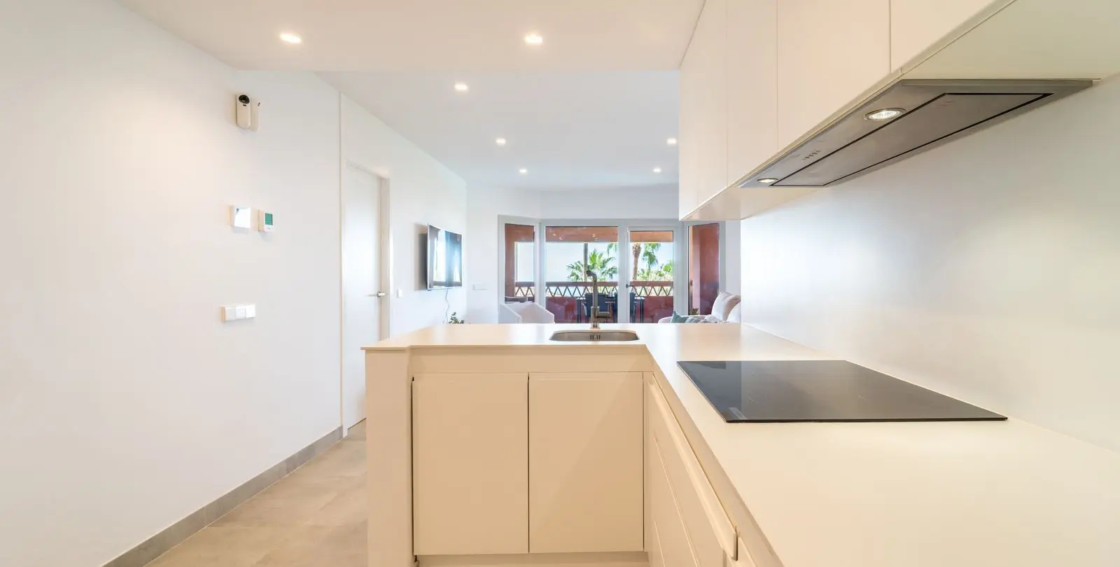 Sale of middle floor apartment in Benalmadena 10