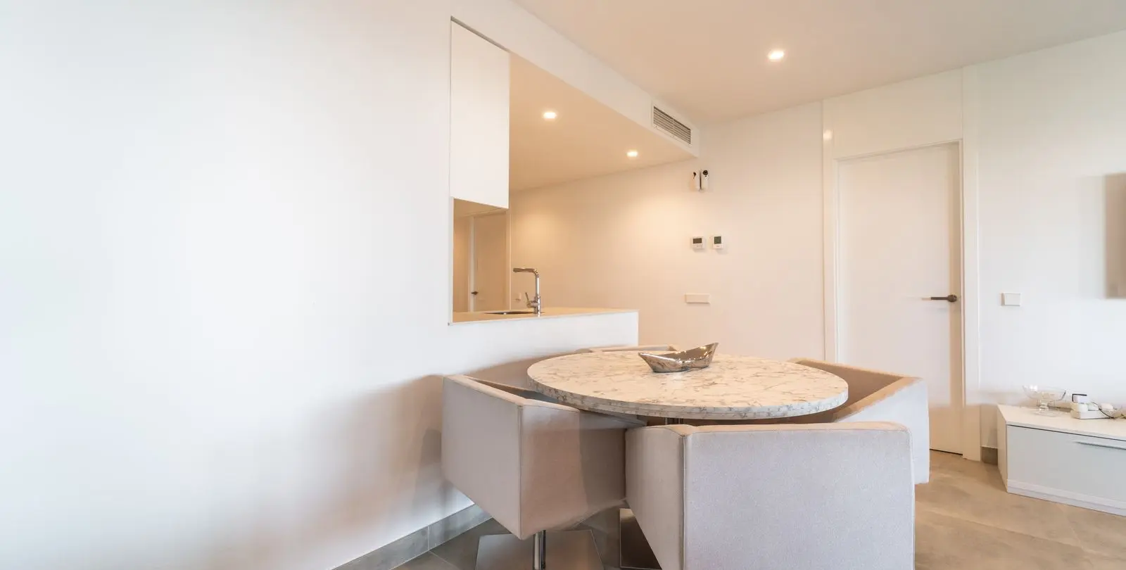 Sale of middle floor apartment in Benalmadena 12