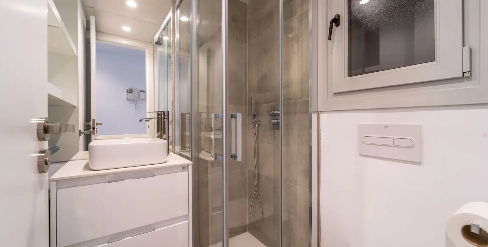 Sale of middle floor apartment in Benalmadena 14