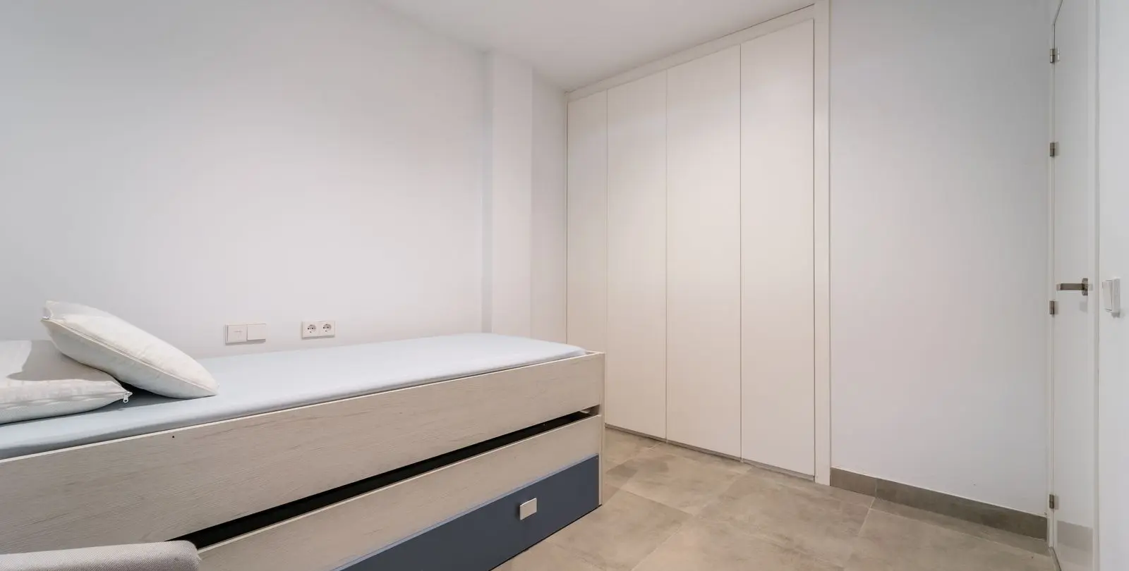 Sale of middle floor apartment in Benalmadena 16