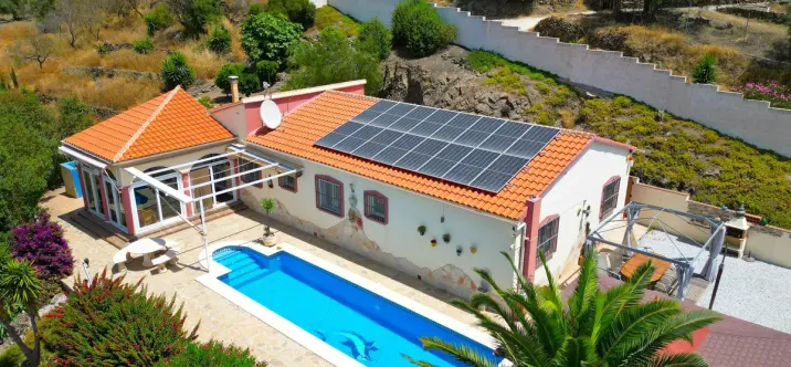 Продажа  отдельно стоящей виллы в Arenas 0