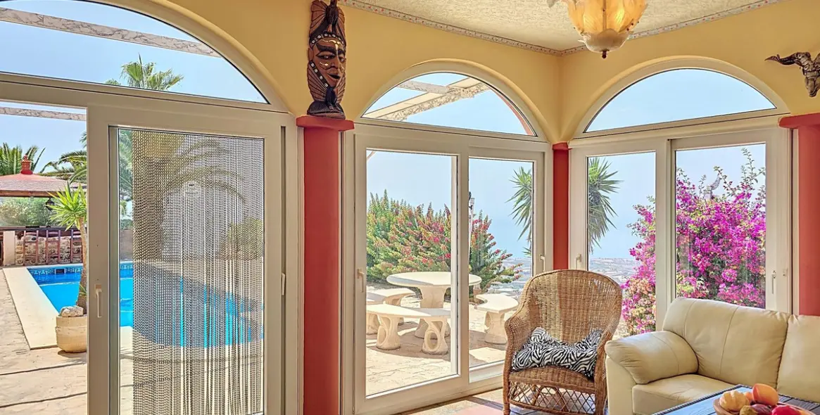 Продажа  отдельно стоящей виллы в Arenas 6