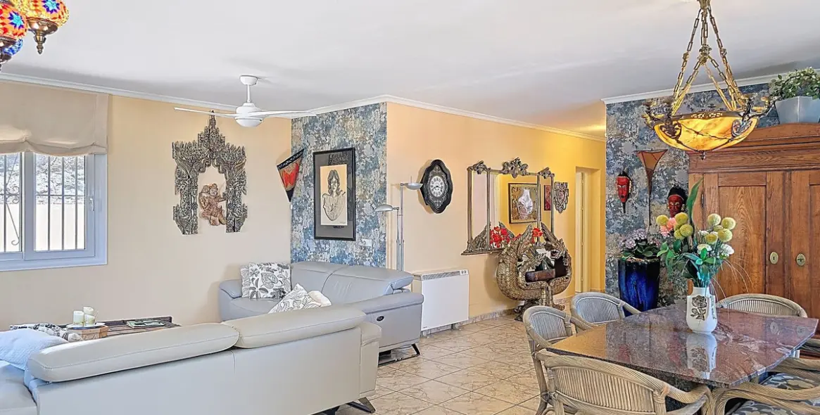 Продажа  отдельно стоящей виллы в Arenas 9