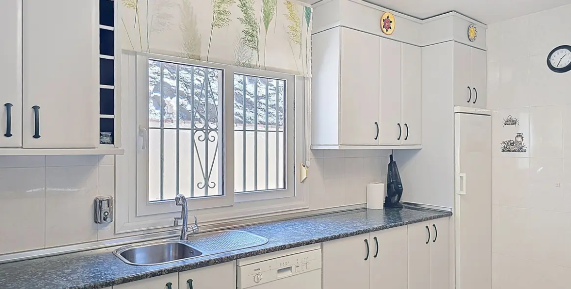 Продажа  отдельно стоящей виллы в Arenas 20