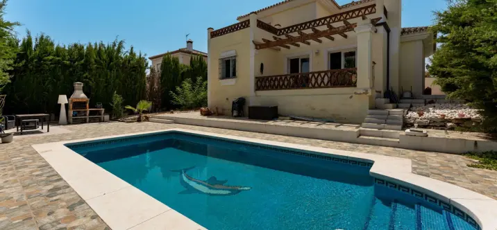 Sale of detached villa in Coín 0