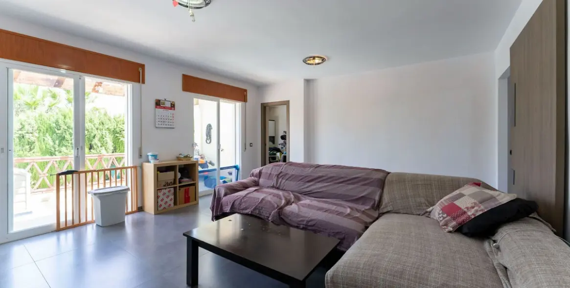 Sale of detached villa in Coín 4