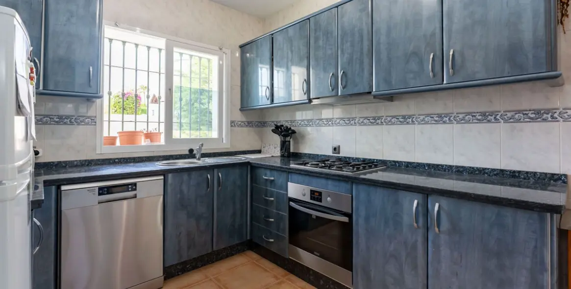 Sale of detached villa in Coín 7