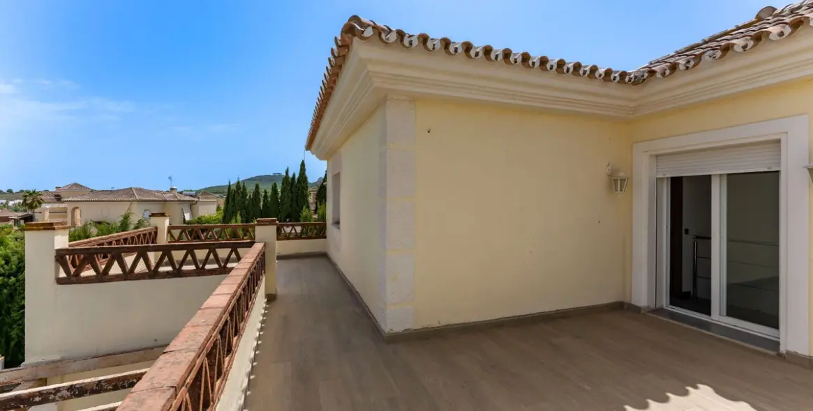 Продажа  отдельно стоящей виллы в Coín 26