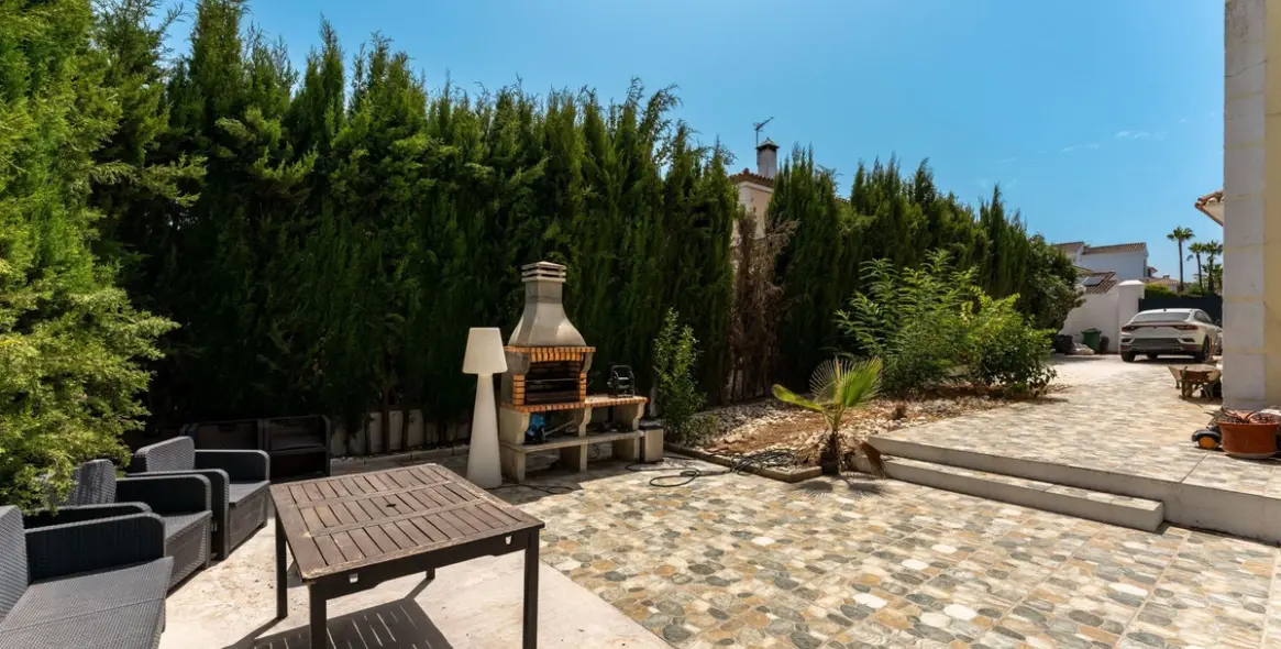 Продажа  отдельно стоящей виллы в Coín 33