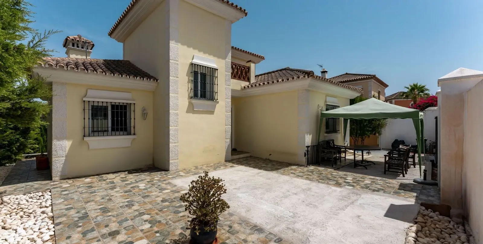 Venta de villa independiente en Coín 2