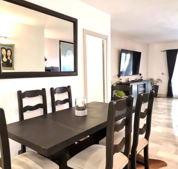 Sale of middle floor apartment in Calahonda